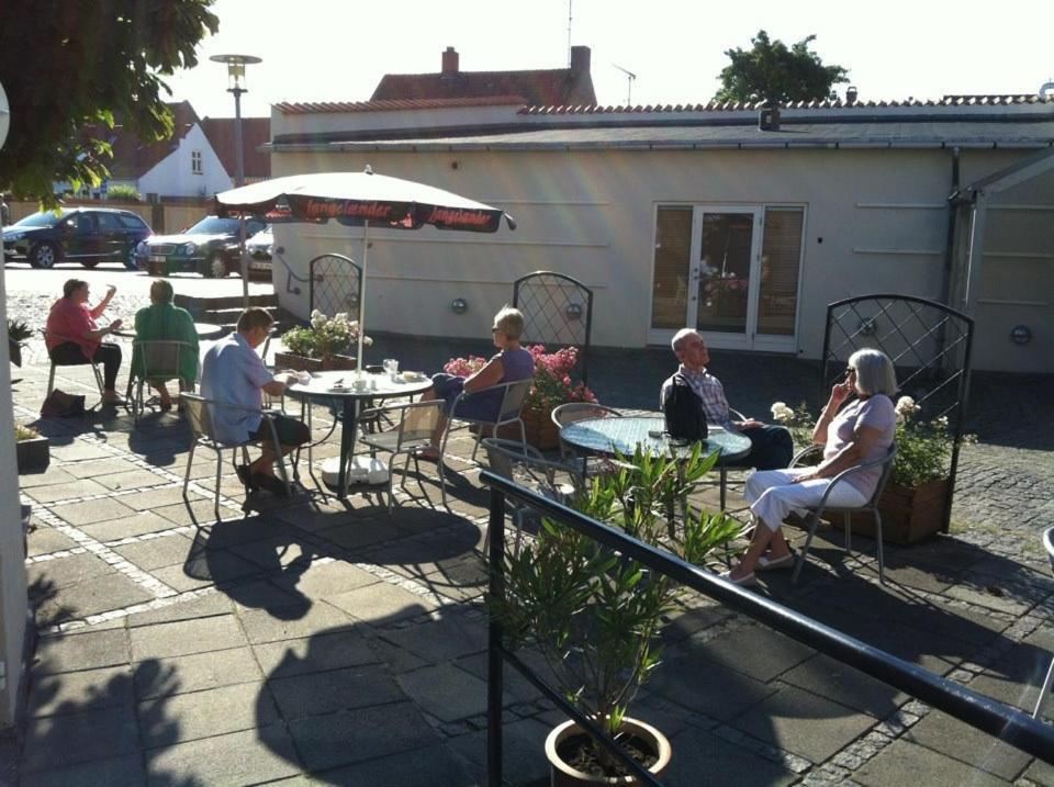 Det Lille Hotel Rønne Buitenkant foto