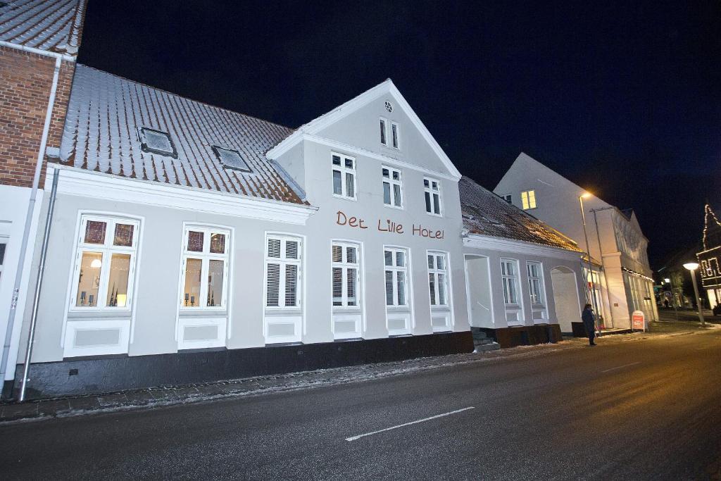 Det Lille Hotel Rønne Buitenkant foto